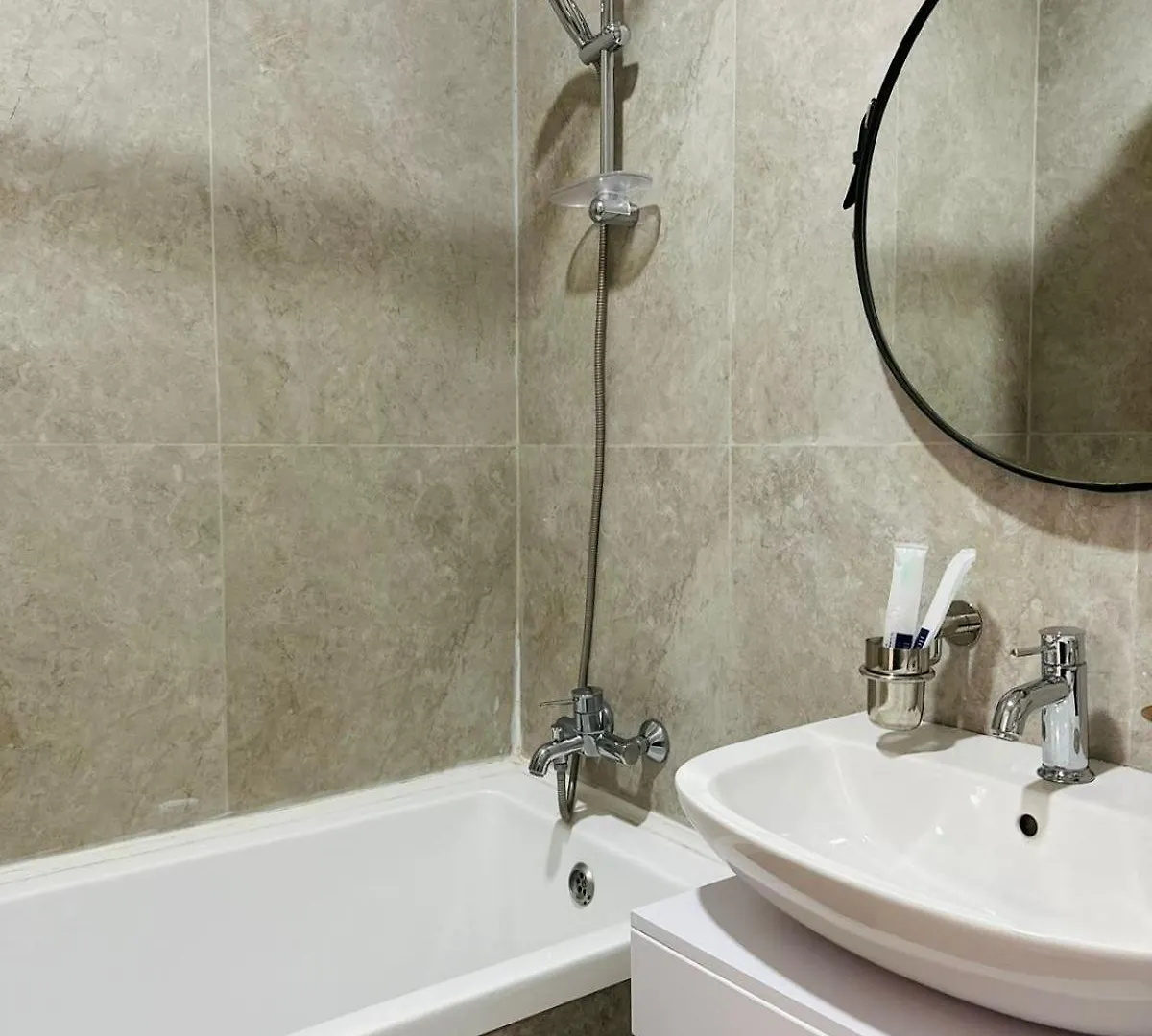 Business-Class Apartment, Евротрёшка С Панорамным Видом Almaty Apartamento