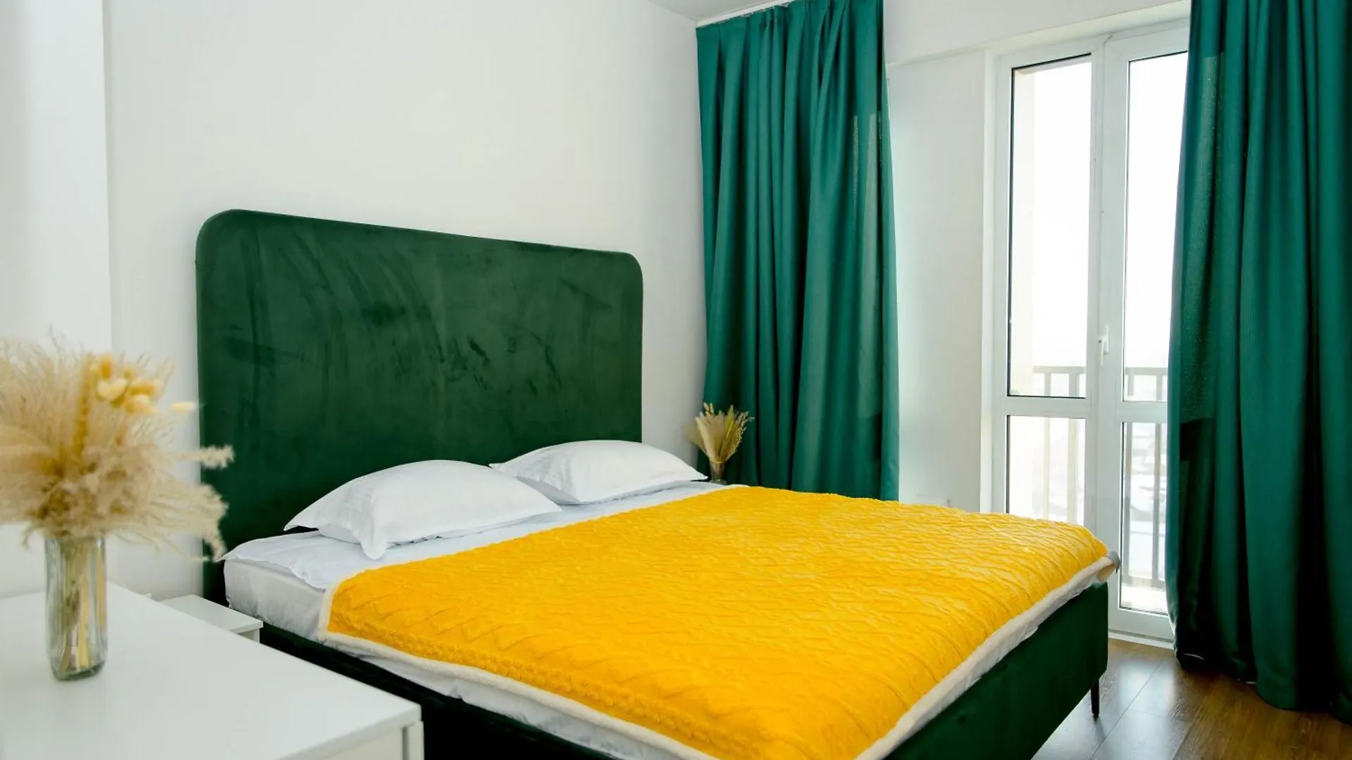 Business-Class Apartment, Евротрёшка С Панорамным Видом Almaty