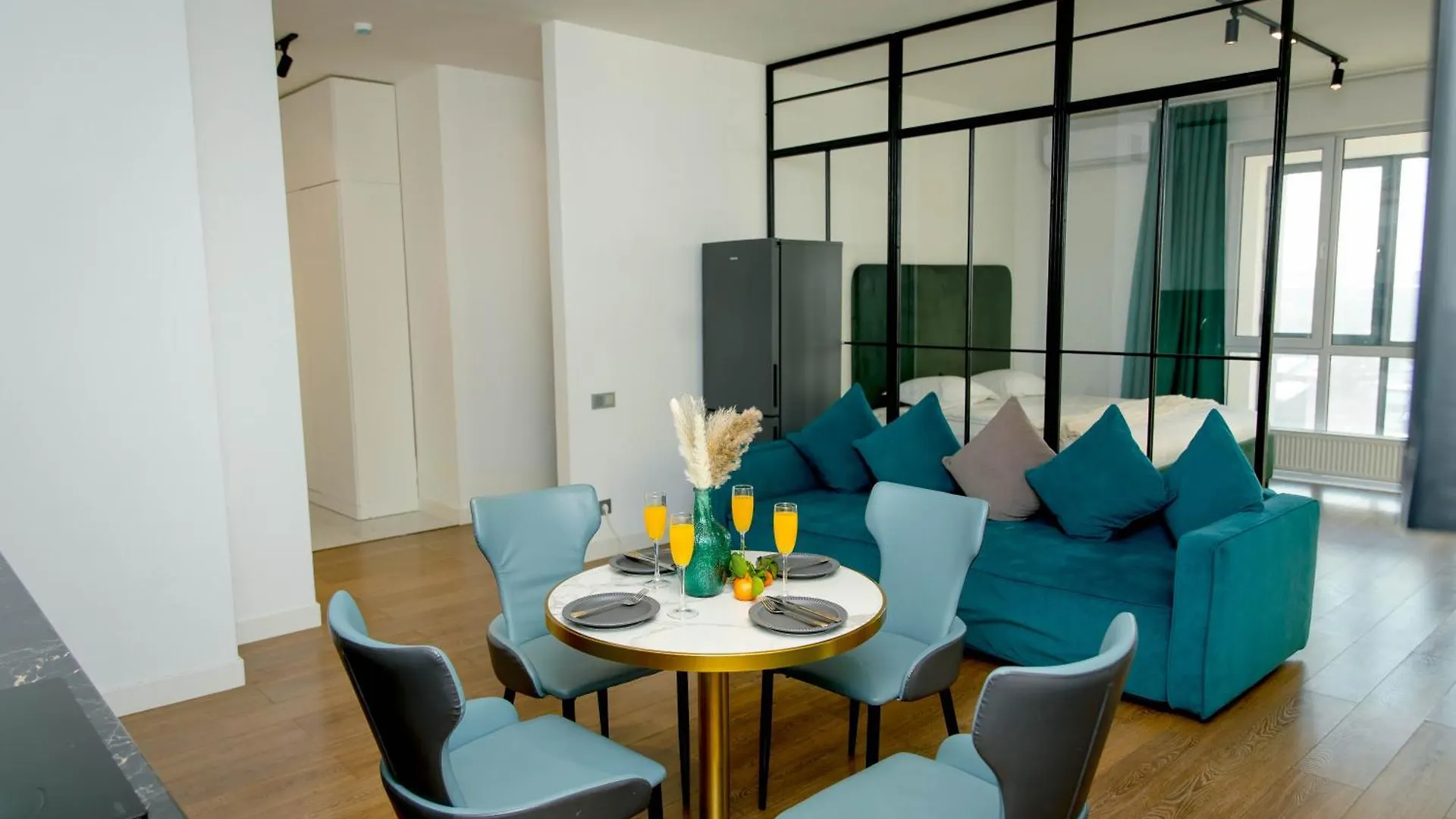 Business-Class Apartment, Евротрёшка С Панорамным Видом Almaty Apartamento