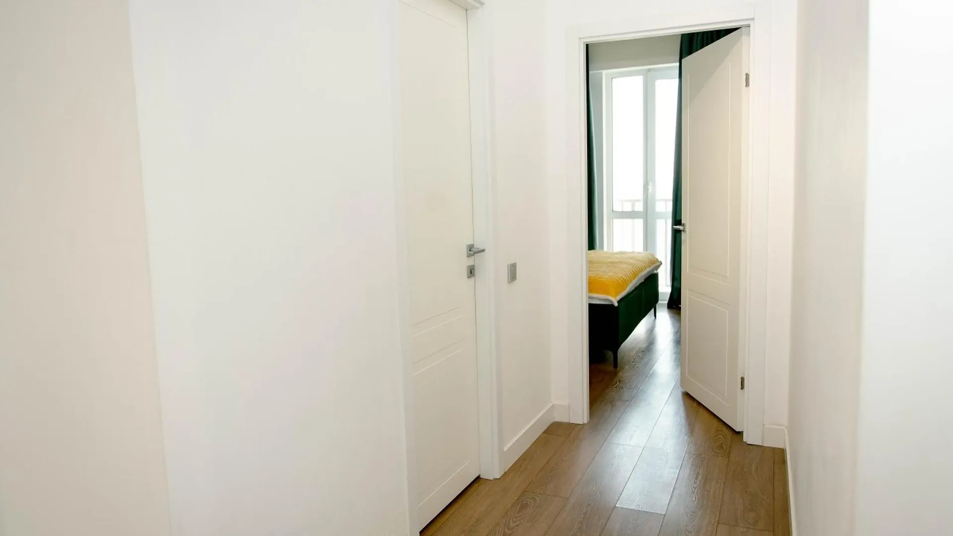 Business-Class Apartment, Евротрёшка С Панорамным Видом Almaty Apartamento