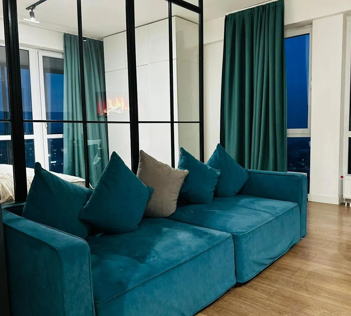Business-Class Apartment, Евротрёшка С Панорамным Видом Almaty